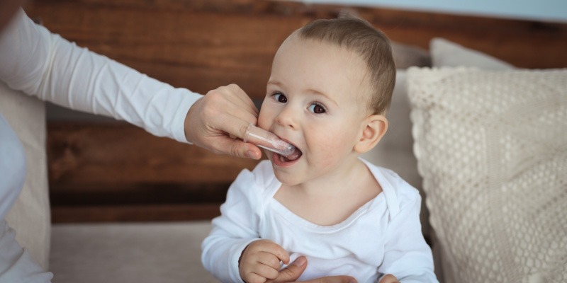 Clean-Gums & Milk-Teeth 