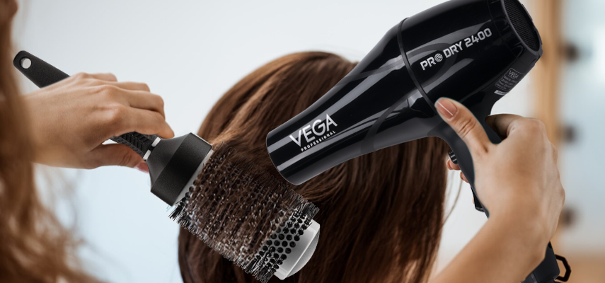 Professional-Using-Hair-Styling-Tools